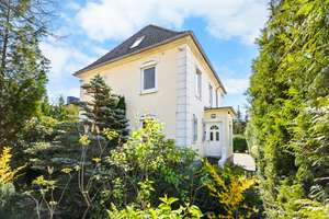 Charmante Stadtvilla mit Vollkeller und großzügigem Süd-Grundstück in ruhiger Anwohnerstraße – Die vollständige Adresse der Immobilie erhältst du vom Anbieter., 22159 Farmsen-Berne, Hamburg – Vorschaubild 3