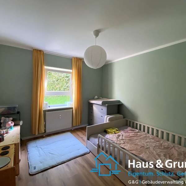 *** Großzügige, helle 5-Zimmer-Erdgeschoss-Wohnung mit Terrasse und Gemeinschaftsgarten ****