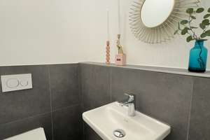 Exklusive Gartenwohnung in Feldrandlage / Neubau / inkl. 2 TG-Stellplätzen / Hochwertige EBK – Speierlingstraße 37, 65191 Bierstadt, Wiesbaden – Vorschaubild 7