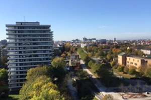 Anlageobjekt: 1-Zimmer-Wohnung im 11. OG mit umlaufendem Balkon und traumhaftem Blick über München