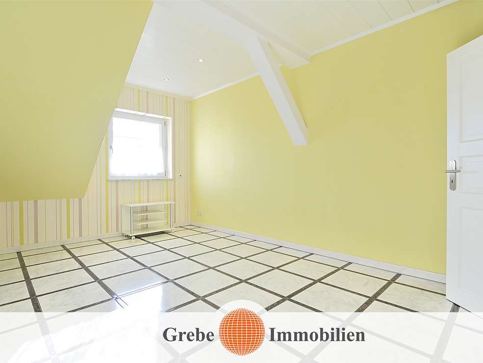 Immobilie in Fürstenwalde/Spree - Absolut hochwertiges Zweifamilienhaus mit 3 Bädern und Vollkeller! - Bild 0