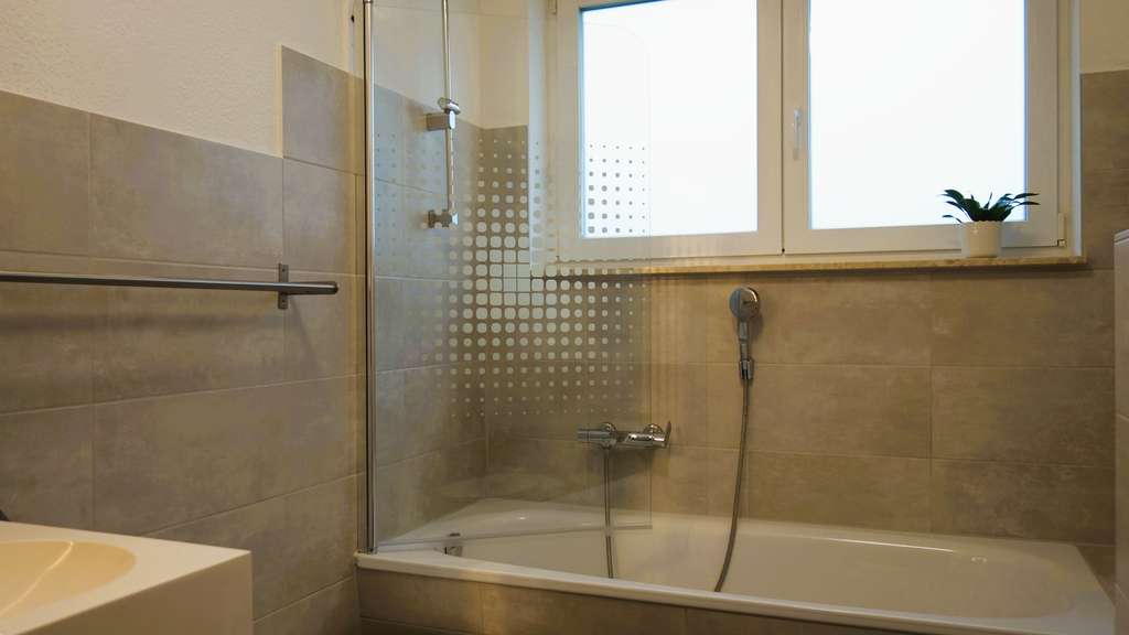 Immobilie in Bad Doberan - Sonnige 3-Zimmer-Terrassenwohnung in ruhiger Lage mit eigenem Gartenanteil - Bild 4