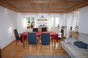 Bauernhaus mit zwei Einheiten, Garagen, Garten, Wirtschaftsraum, Weitblick, ruhige Lage - Altusried – Die vollständige Adresse der Immobilie erhältst du vom Anbieter., 87452 Altusried – Vorschaubild 2