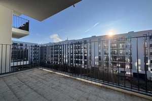 Lichtdurchflutete 3-Zimmerwohnung an der Spree mit Balkon und Einbauküche – Hedwig-Porschütz-Str. 8, 10557 Berlin – Vorschaubild 10