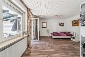 Reihenmittelhaus mit zwei Wohneinheiten, Garten & moderner Energietechnik in Cham – An der Königsbergerstr 35, 93413 Cham – Vorschaubild 10