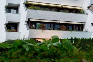 4,5-Zimmer-Architektenwohnung, Erbpacht-Grundstück, in ruhiger Grünlage, Südbalkon & TG, von Privat – Freiherr vom Stein Straße 3, 93049 Westenviertel, Regensburg – Vorschaubild 2