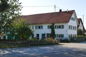 Liebevolles Bauernhaus mit 400 qm² Ausbaupotenzial als Wohn-/Geschäftshaus sucht neue Eigentümer – Mörgenerstraße 29, 86874 Tussenhausen – Vorschaubild 8