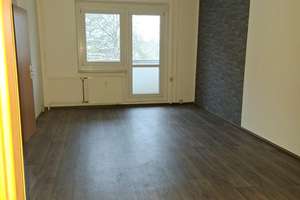 Geräumige 3-Zimmer-Wohnung in Leipzig / Lausen-Grünau!
Zentrale Lage, Hausmeisterservice u.v.m. – Zingster Straße 50, 4207 Lausen-Grünau, Leipzig – Vorschaubild 1