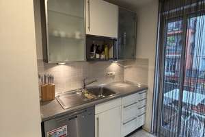 Charmante, helle 3-Zimmer-Wohnung mit Balkon und Einbauküche in München-Neuhausen – Die vollständige Adresse der Immobilie erhältst du vom Anbieter., 80634 Neuhausen, München – Vorschaubild 11
