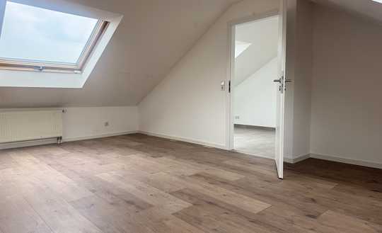 Frisch renovierte 3,5-Zimmer-Dachgeschosswohnung in LU-West!