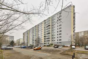 3-Raumwohnung mit großem, verglastem Balkon – Die vollständige Adresse der Immobilie erhältst du vom Anbieter., 13051 Neu-Hohenschönhausen, Berlin – Vorschaubild 1