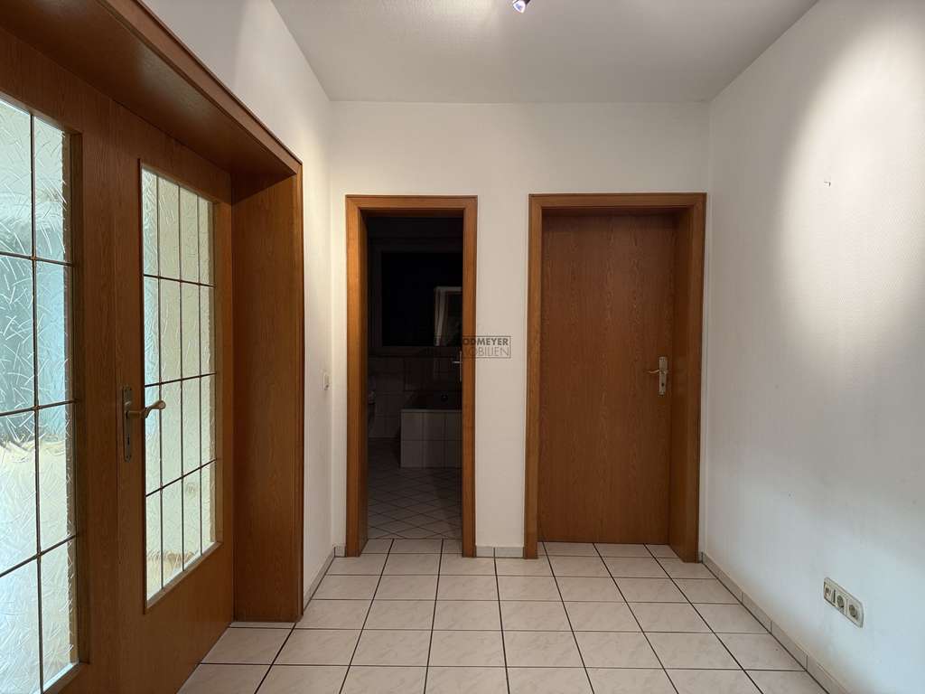 Immobilie in Wetter (Ruhr) - Harkortberg: 4-Familienhaus mit 5 Garagen  zur Eigennutzung oder Kapitalanlage - Bild 3