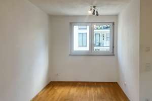 Schöne 2-Zimmer-Wohnung mit sonnigem Balkon und Tiefgaragenstellplatz – Die vollständige Adresse der Immobilie erhältst du vom Anbieter., 81369 Mittersendling, München – Vorschaubild 2