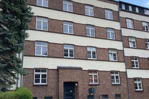 Große 1-Zi. mit neuer EBK, Laminat, Wanne, Abstellraum & Balkon in ruhiger Lage! – Zschopauer Platz 11, 9126 Bernsdorf, Chemnitz – Vorschaubild 2