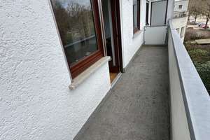 Helle, renovierte und möblierte 1-Zimmer Wohnung mit großem Balkon und eigenem Parkplatz – Die vollständige Adresse der Immobilie erhältst du vom Anbieter., 70437 Zuffenhausen-Mitte, Stuttgart – Vorschaubild 11