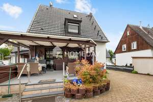 Ideal für Mehrgenerationen: Zweifamilienhaus mit großem Außenbereich und zwei Garagen – Die vollständige Adresse der Immobilie erhältst du vom Anbieter., 46145 Sterkrade-Nord, Oberhausen – Vorschaubild 3