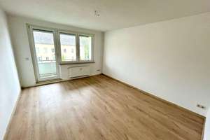 Sonnige 2 Zimmer Wohnung mit Balkon & Tageslichtbad in Chemnitzer Zentrum sofort frei