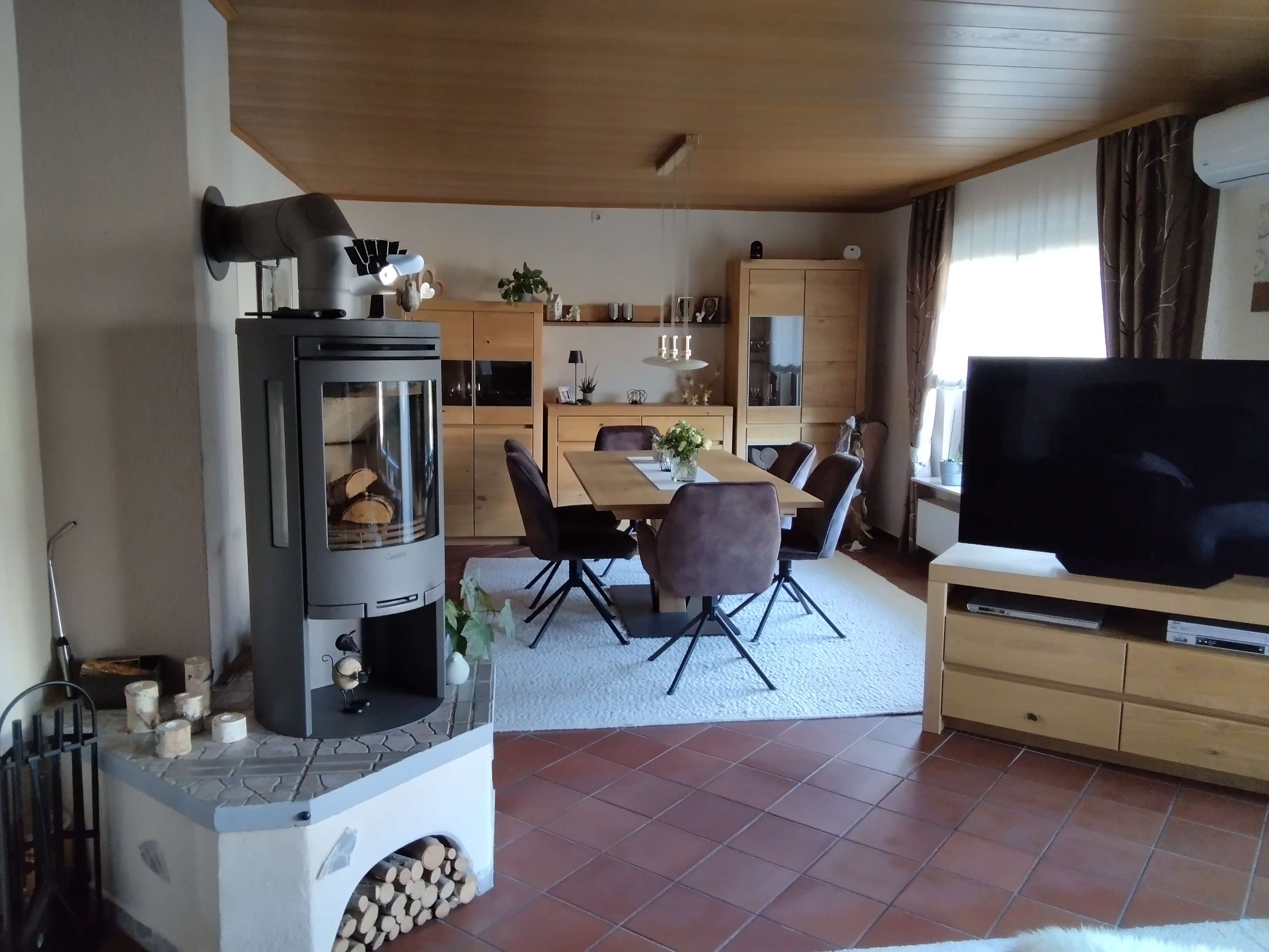 Immobilie in Großniedesheim - Einfamilienhaus mit 7 Zimmern und 230 m² Wohnfläche in Großniedesheim - Bild 0