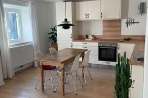 Schöne, ruhige, in grüner Umgebung gelegene 2,5-Zi. Whg. in Regensburg-Süd ( Uni- und Altstadtnähe) – Martin-Greif-Straße 4, 93051 Kumpfmühl-Ziegetsdorf-Neuprüll, Regensburg – Vorschaubild 9