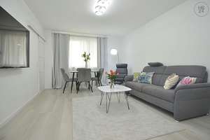 Stilvoll möblierte 2-Zimmer Wohnung mit Internet in Wiesbaden Westend – Die vollständige Adresse der Immobilie erhältst du vom Anbieter., 65195 Nordost, Wiesbaden – Vorschaubild 1