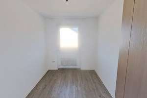 Große 3-Zimmer-Wohnung mit BALKON und viel Lichteinfall – Lahrkampstraße 2, 33104 Schloß Neuhaus, Paderborn – Vorschaubild 6