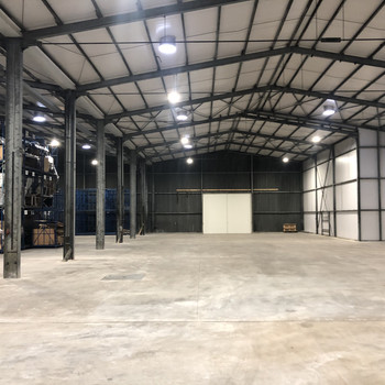 Lagerhalle inkl. Bürofläche in verkehrsgünstiger Lage  | Frisch saniert |Stellplätze