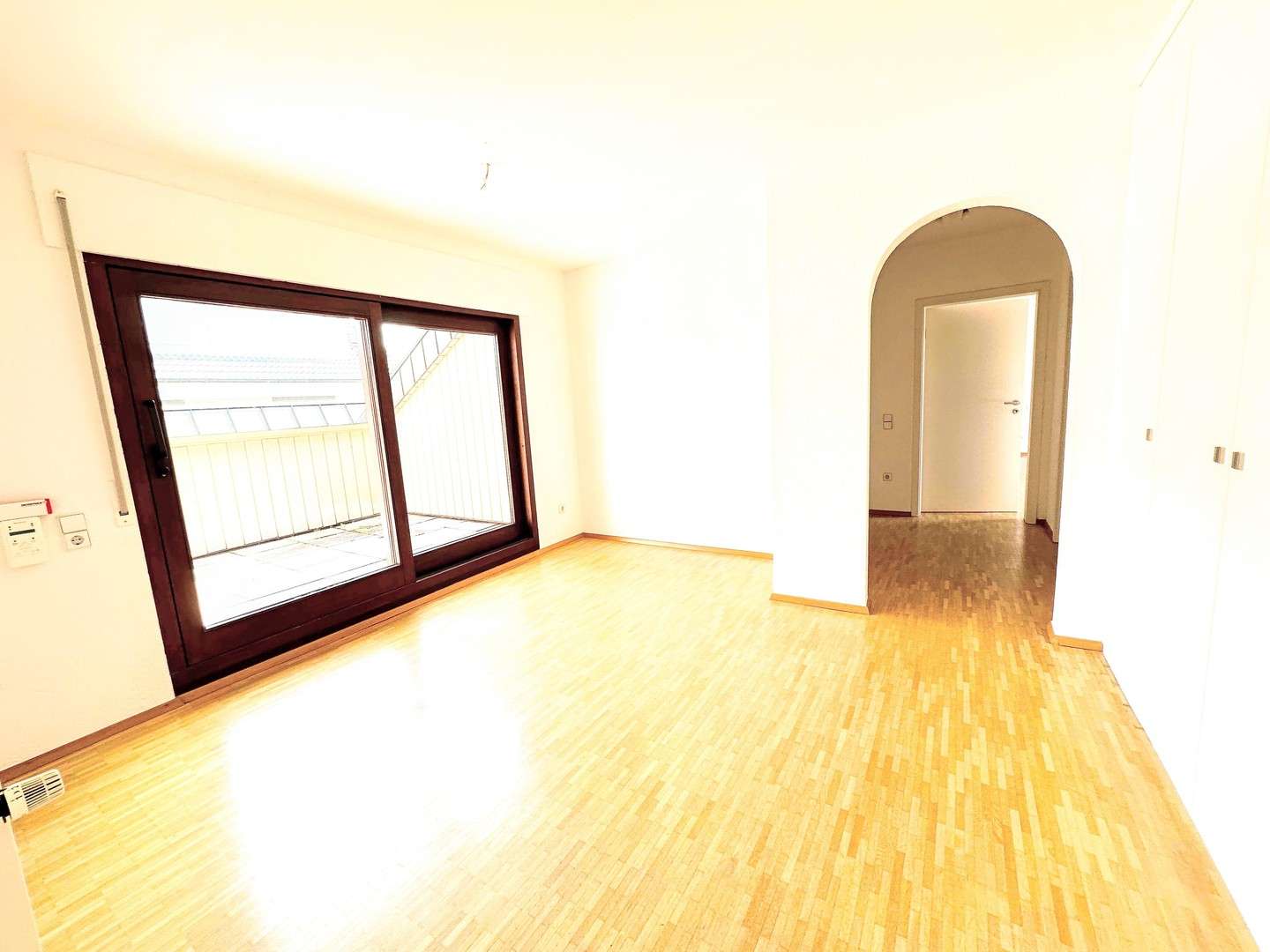 Immobilie in Bönnigheim - Repräsentatives 2-Familienhaus mit Ausbaupotential in begehrter Wohnlage - Bild 0