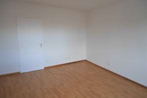MZ-Kastel: Helle 2-Zimmer-Wohnung; modernes Wannenbad; Laminatboden; kleiner Balkon; Garage möglich – Die vollständige Adresse der Immobilie erhältst du vom Anbieter., 55252 Mainz-Kastel, Wiesbaden – Vorschaubild 5