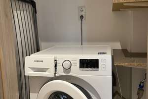 Neues Kapitel in Neuching: Helle möblierte 2-Zimmer-Wohnung mit Terrasse – Weidenweg 1a, 85467 Neuching – Vorschaubild 8