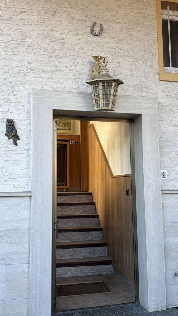 Immobilie in Offenbach am Main - +OF-Tempelsee+ DHH renovierungsbed.:2 Wohngn.220 qm Wfl.,690 qm Grundst.,Gartenhaus m.Bar,Doppelgar. - Bild 2