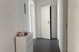 Zentral, dennoch ruhig gelegen: Große 2 Zimmer, Wohnküche, Diele, Bad 72 qm in gesuchter Lage – Helmholtzstrasse 20, 40215 Friedrichstadt, Düsseldorf – Vorschaubild 5