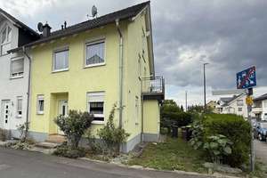 Junges Einfamilienhaus in 1-A Wohnlage mit Terrasse und ideal ausgerichtetem Garten – Die vollständige Adresse der Immobilie erhältst du vom Anbieter., 65343 Eltville am Rhein – Vorschaubild 3