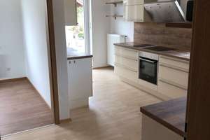 5,5-Zimmer-Wohnung mit Doppelgarage und Gartenanteil in Wenzenbach – Die vollständige Adresse der Immobilie erhältst du vom Anbieter., 93173 Wenzenbach – Vorschaubild 3