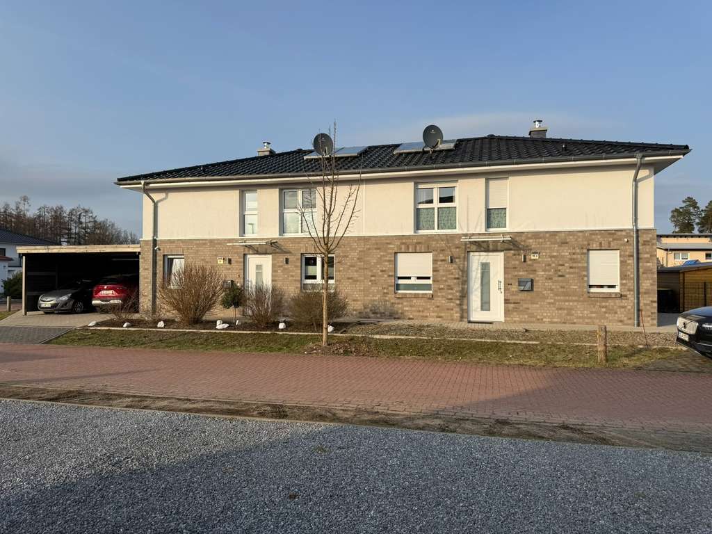 Immobilie in Lachendorf - Neuwertiges Doppelhaus mit toller Ausstattung - Links Einziehen, rechts vermieten! - Bild 1