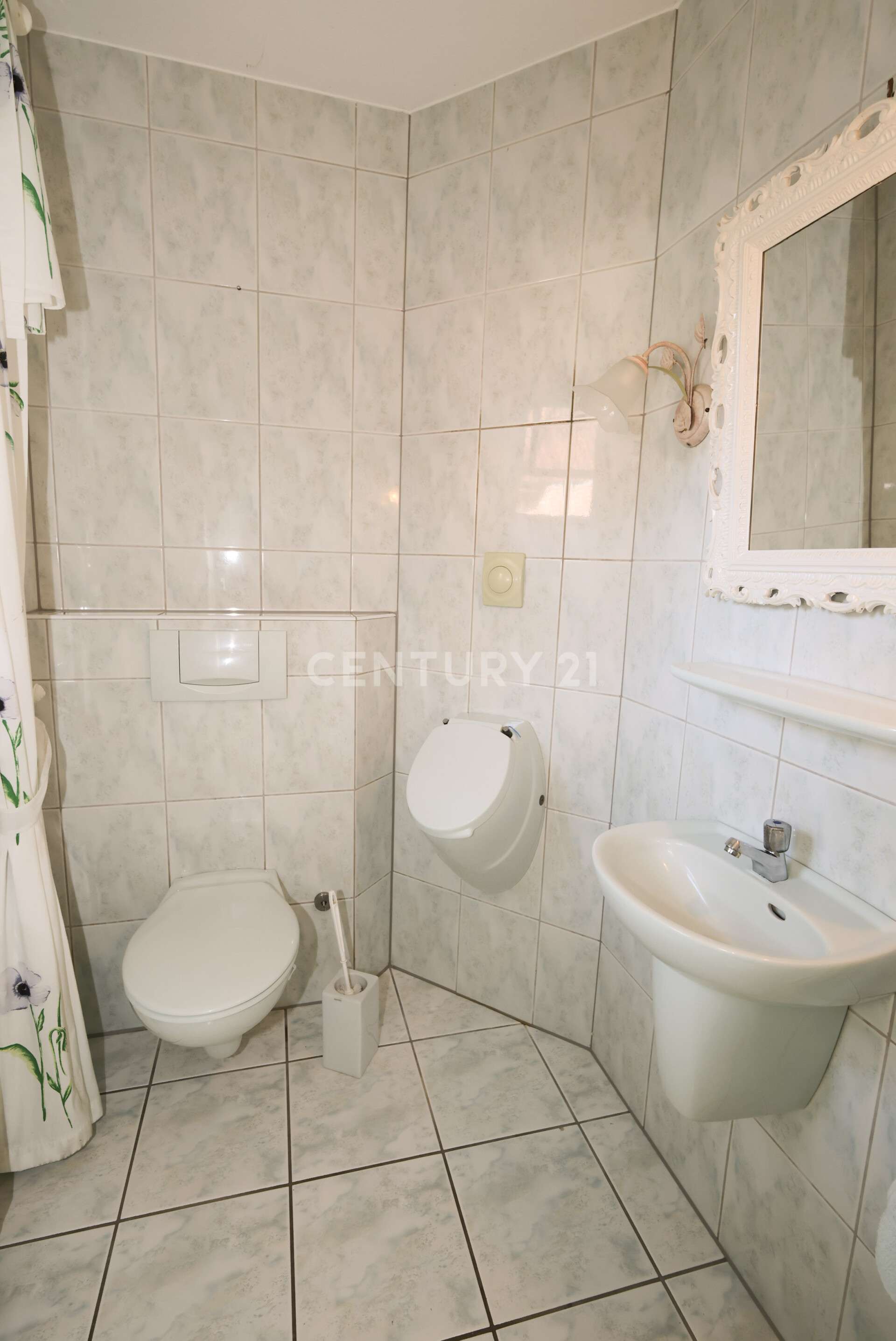 Immobilie in Bad Bentheim - Super großes Zweifamilienhaus mit tollem Garten in sehr ruhiger Siedlungslage! - Bild 1