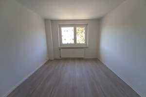 Eine 3 Raumwohnung mit Balkon wartet auf Familien oder eine 2-er WG – Rosenbergstr. 12, 1277 Gruna, Dresden – Vorschaubild 4