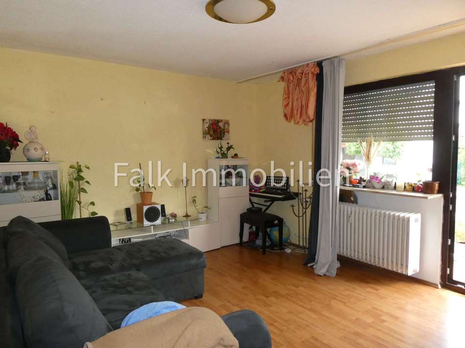 Wohnzimmer mit Zugang Balkon