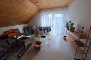 Gemütliche Dachgeschosswohnung 4 Zimmer mit Einbauküche in ruhiger Wohngegend – Die vollständige Adresse der Immobilie erhältst du vom Anbieter., 71720 Oberstenfeld – Vorschaubild 12