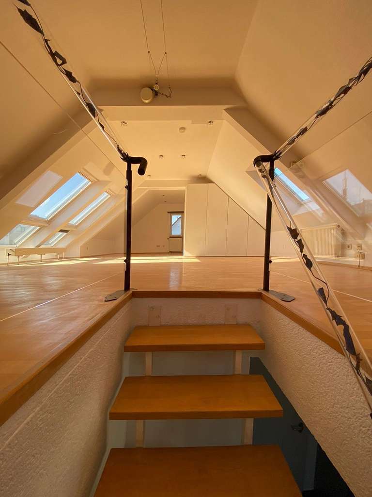 Charmante 1,5-Zimmer Dachgeschosswohnung in Stuttgart-Bad Cannstatt