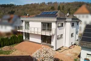 Kernsaniertes Zweifamilienhaus mit großem Grundstück und Nebengebäude – Main-Kinzig-Kreis – Vorschaubild 2