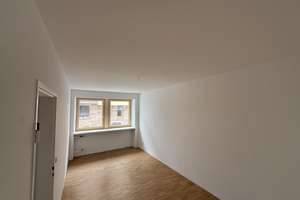  Erstbezug nach vollständiger Renovierung 3-Zimmer-Hochparterre-Wohnung in Nürnberg – Lenbachstraße 6, 90489 Wöhrd, Nürnberg – Vorschaubild 2