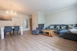 Geräumiges Townhouse mit 6 Zimmer und ausgebautem Dachgeschoss in familienfreundlicher Wohnlage – Die vollständige Adresse der Immobilie erhältst du vom Anbieter., 22397 Duvenstedt, Hamburg – Vorschaubild 9