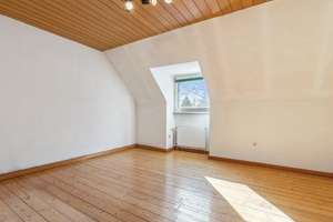 Charmantes Reihenmittelhaus mit viel Potential in grüner Lage von Köln Mehrheim – Die vollständige Adresse der Immobilie erhältst du vom Anbieter., 51103 Merheim, Köln – Vorschaubild 3