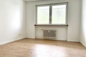 Modernisierte 2-Zimmer-Wohnung mit Loggia und Aufzug in Gerresheim – Die vollständige Adresse der Immobilie erhältst du vom Anbieter., 40627 Gerresheim, Düsseldorf – Vorschaubild 5