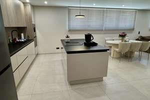 Exklusive neuwertige 2,5-Zimmer-Wohnung mit Designerküche, Fußbodenheizung und überdachter Terrasse – Die vollständige Adresse der Immobilie erhältst du vom Anbieter., 42719 Gräfrath, Solingen – Vorschaubild 7