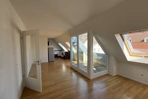 sonnige 2-ZKB Dachgeschosswohnung – Die vollständige Adresse der Immobilie erhältst du vom Anbieter., 86165 Lechhausen-Ost, Augsburg – Vorschaubild 14