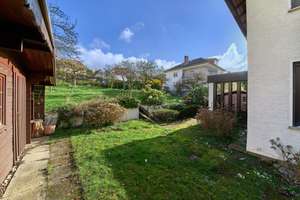 FREESTANDING HOUSE! 6-room, 5-bed, 3.5-bath, double garage and outdoor sauna *dogs allowed* – Die vollständige Adresse der Immobilie erhältst du vom Anbieter., 65388 Schlangenbad – Vorschaubild 2