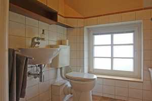 * Reetgedecktes Einfamilienhaus *
Garten * Vollbad * Terrasse* 2 Garagen * u.v.m * – Hamburg – Vorschaubild 17