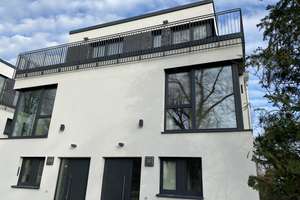 Wow! Zweifamilienhaushälfte KFW40, QNG mit Terrassen, eigenem Garten und  Aussenstellplatz – Schulzendorfer Str. 107, 12526 Bohnsdorf, Berlin – Vorschaubild 1