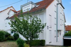 Wohnkomfort über den Dächern – Dachgeschosswohnung mit Galerie und Balkon – Die vollständige Adresse der Immobilie erhältst du vom Anbieter., 71336 Waiblingen – Vorschaubild 2